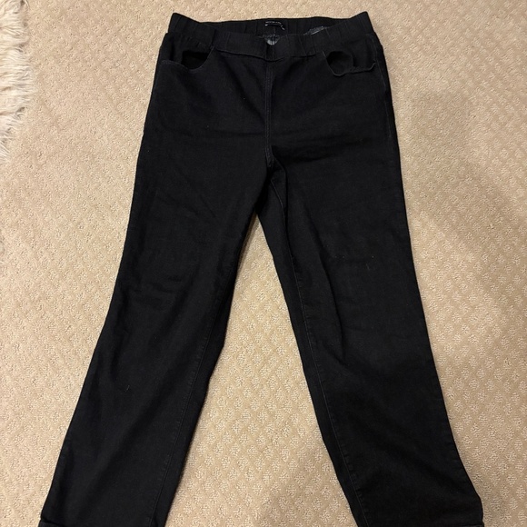 Universal Standard.  Pull On.  Black Jeans. - Picture 1 of 2